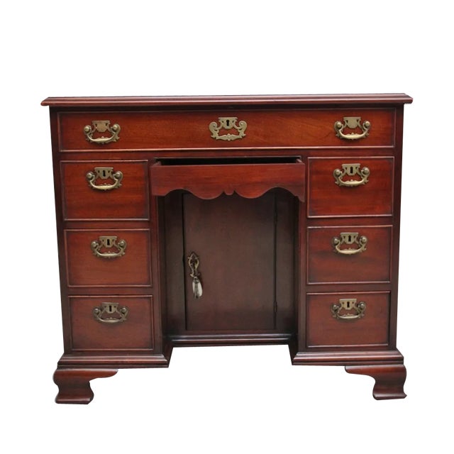 18th Century Mahogany Kneehole Desk, 1780s For Sale
