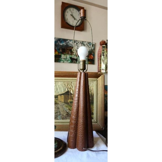 Mid-Century Modern 1940s Table Lamp Embossed Leather and Brass Attributed to Paul Dupré-Lafon for Hermès For Sale - Image 3 of 11