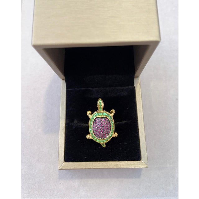 BOCHIC "Orient" Green Emerald & Pinksapphire Cocktail Ring, 22k Gold & Silver, Size 7 For Sale - Image 12 of 18