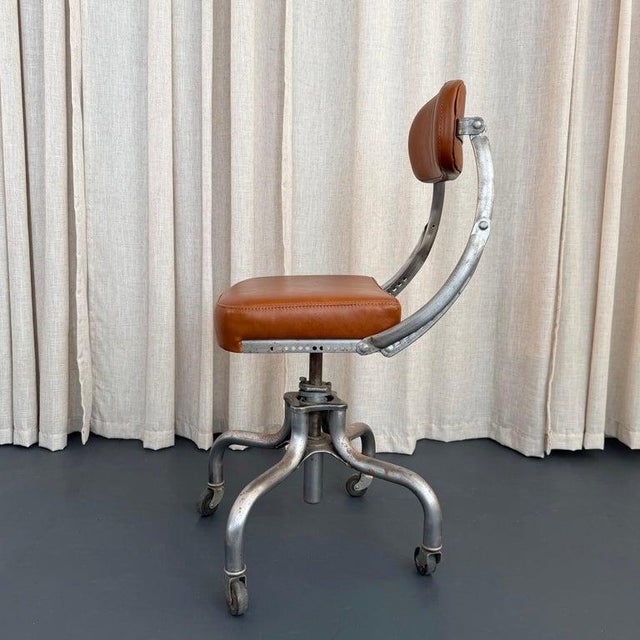 1940s Industrial Steel Leather Adjustable Swivel Task Chair by Domore Chair Company For Sale In New York - Image 6 of 10
