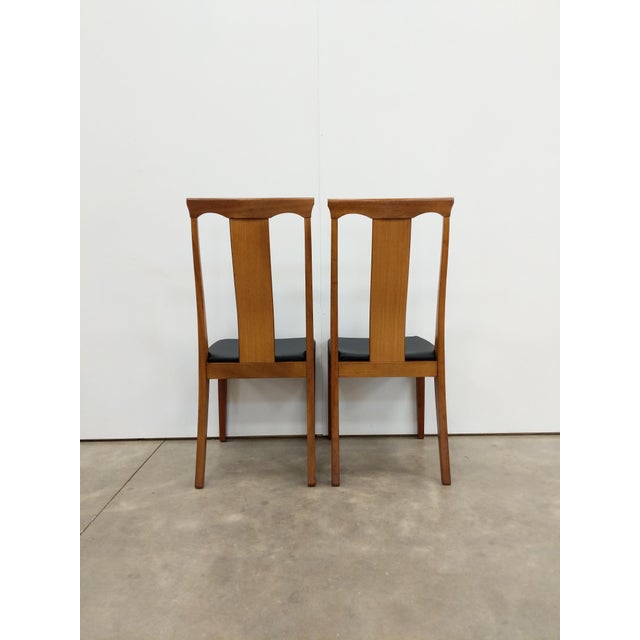 Mid-Century Modern Pair of Vintage Mid Century Modern Dining Chairs For Sale - Image 3 of 7