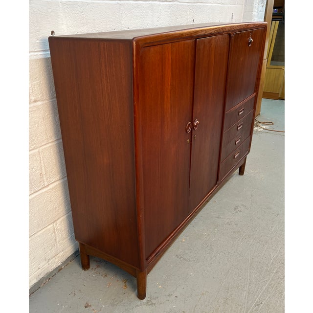 Danish Teak Mid-Century High-Boy Gentleman’s Wardrobe For Sale In New York - Image 6 of 17