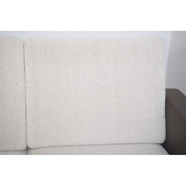 GE236 Sofa by Hans J. Wegner in Bouclé Upholstery from Dedar Milano, 1980s For Sale - Image 6 of 18