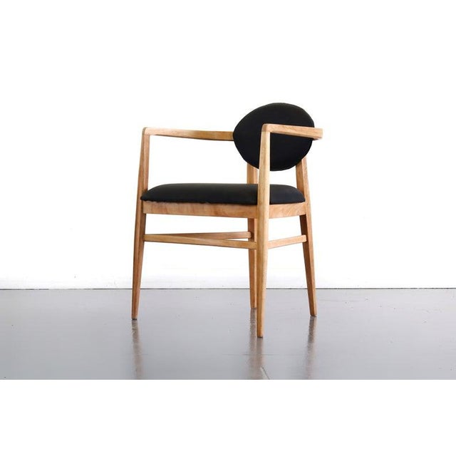 Mid-Century Modern Set of Two Mid Century Modern Accent Chairs in Blonde Oak and Black Upholstery For Sale - Image 3 of 6