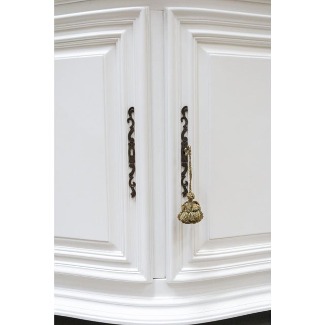 White Display Cabinet, 1970s For Sale - Image 6 of 18