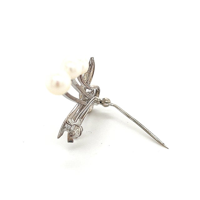 Contemporary 1990s Mikimoto Estate Akoya Pearl Brooch Sterling Silver For Sale - Image 3 of 12