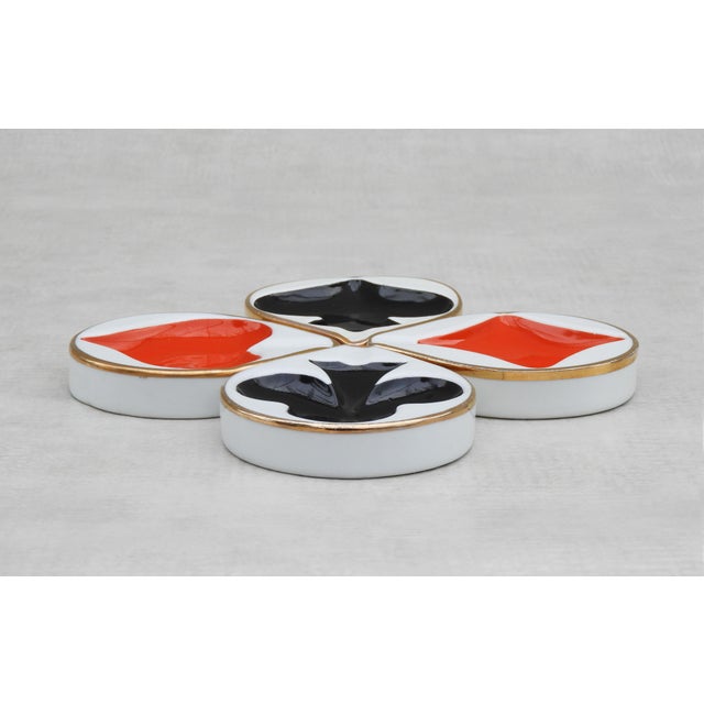 Mid-Century Modern Vintage Porcelain Playing Card Themed Ashrays, 1960s, Set of 4 For Sale - Image 3 of 9