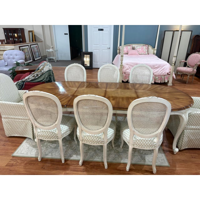 Late 20th Century Late 20th Century French Provincial Oval Dining Table With 8 Chairs – Cream Painted Base & Figured Wood Top For Sale - Image 5 of 12
