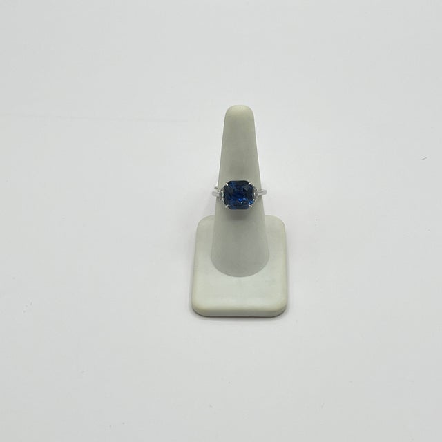 7 Carat Blue Sapphire Radiant & Cadillac Diamond 3 Stone Ring in 18k White Gold, Size 6.75 For Sale In Los Angeles - Image 6 of 8