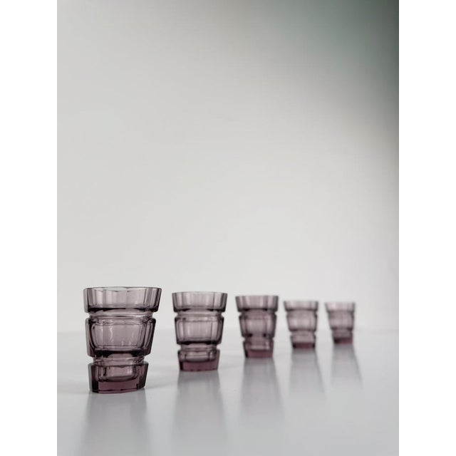 Art Deco Italian Liquor Bar Set in Violet Cut Glass, 1930s, Set of 6 For Sale - Image 6 of 14