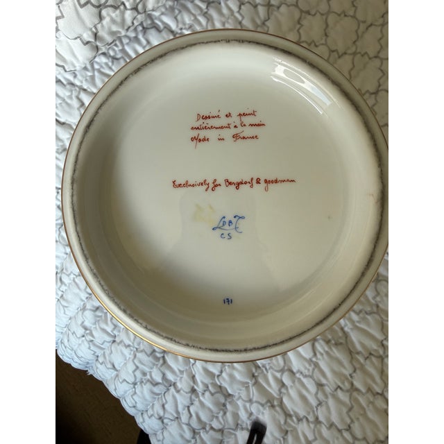 Herend Rare Bergdorf Goodman Exclusive French Porcelain Figural Cachepot, Hand Painted 3-Piece Centerpiece, Circa 1960 For Sale - Image 4 of 6