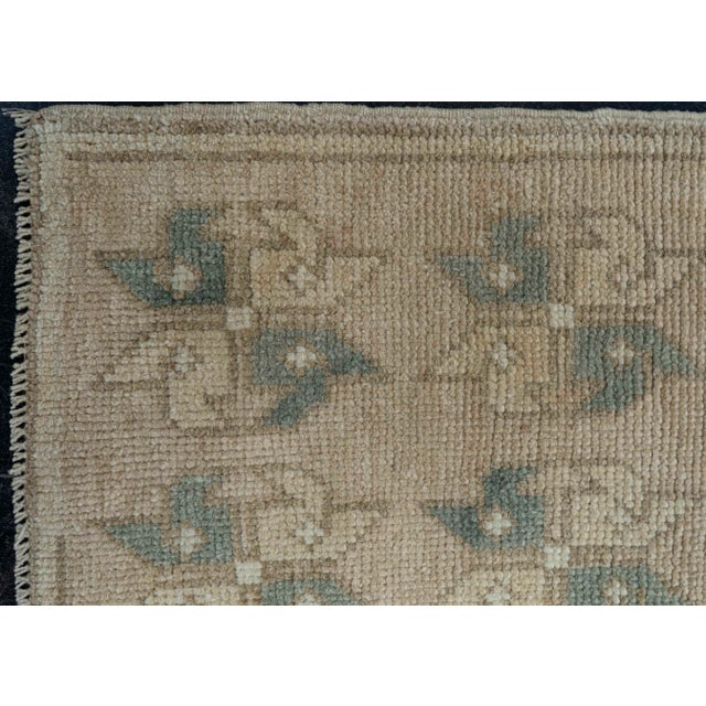 Turkish Vintage Rug 2'7" x 6'1" #20615 For Sale - Image 4 of 8