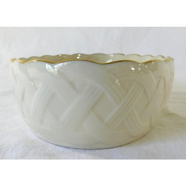 American Late 20th Century Lenox Ivory & Gold Trim Basket Weave Oval Serving Bowl For Sale - Image 3 of 7