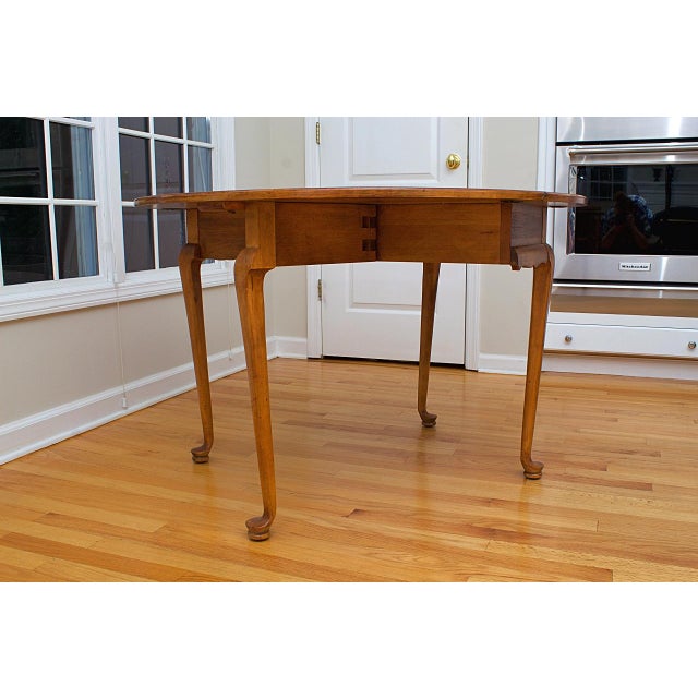 Ethan Allen Vintage Queen Anne Maple Drop Leaf Dining Table For Sale - Image 4 of 10