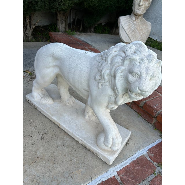 1960s 1930 Limestones Lion Statue - Set of 2 For Sale - Image 5 of 12