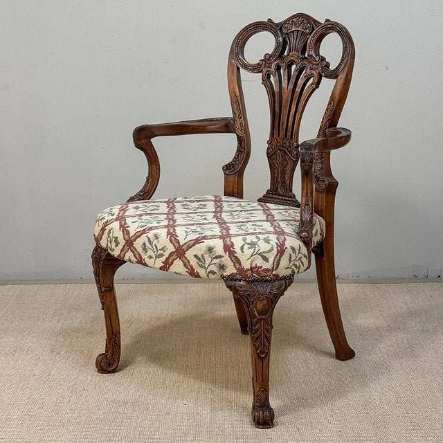Late 19th Century 19th Century English Chippendale Style Carved Walnut Armchair For Sale - Image 5 of 18
