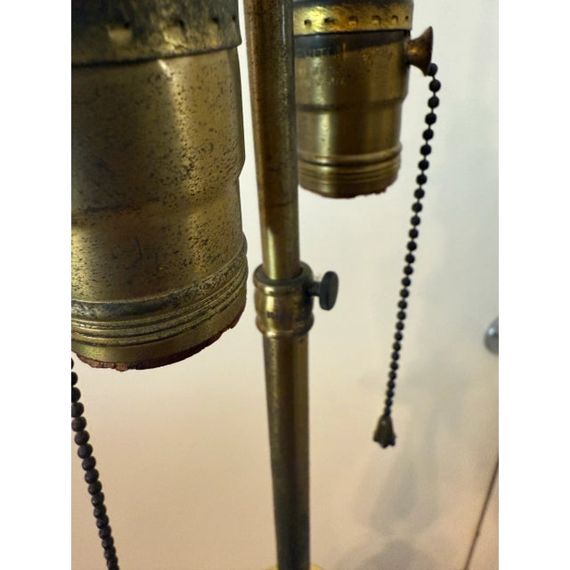 Metal Vintage Borghese Italian Parcel Gilt Table Lamp With Original Shade Hollywood Palm Beach Regency Style For Sale - Image 7 of 11