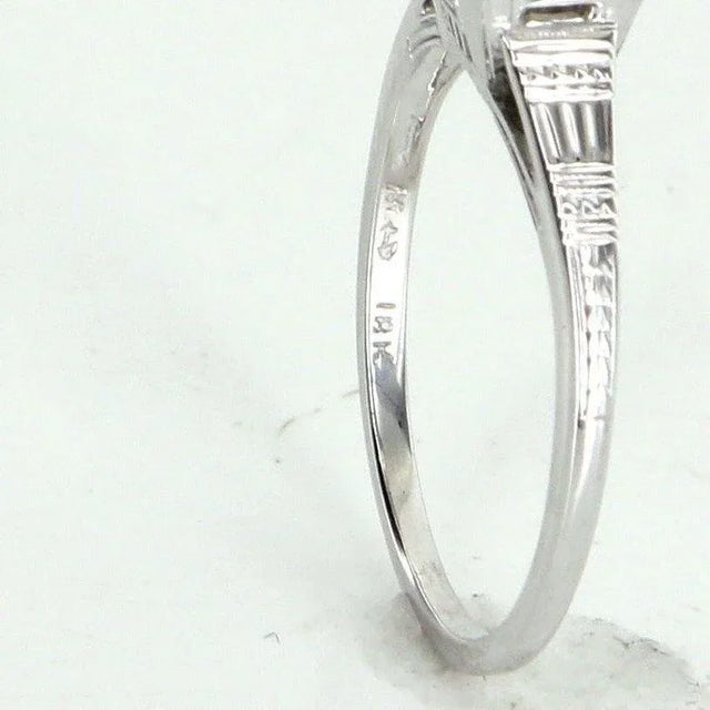 Metal Antique Deco 0.85 Carat Diamond Ring Vintage 18 Karat White Gold Estate size 7 For Sale - Image 7 of 7