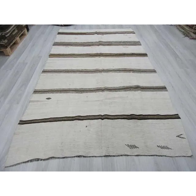 Mid-Century Modern Vintage striped Turkish hemp kilim rug For Sale - Image 3 of 6