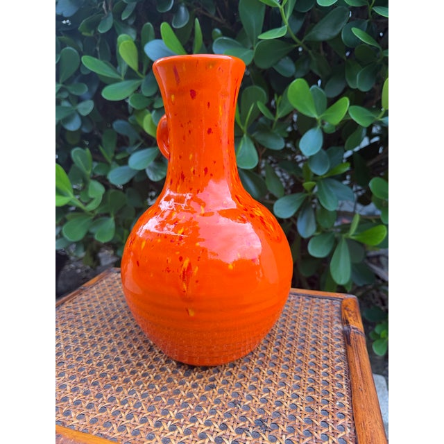 Ceramic Vintage Atomic Orange Art Pottery Vase by Cherokee Pottery, 1983 For Sale - Image 7 of 11