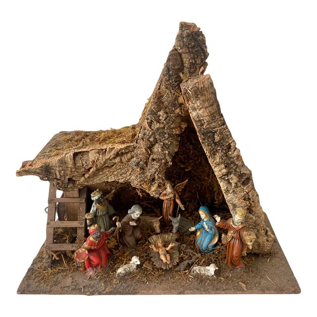 Mid-Century Vintage Musical Nativity Crèche Stable (Plays "Silent Night") For Sale