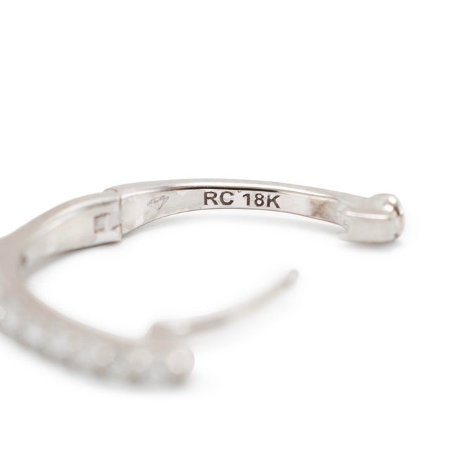 Roberto Coin Classic Pave’ 18k White Gold Diamonds Huggy Hoop Earrings, Pair For Sale In Houston - Image 6 of 7