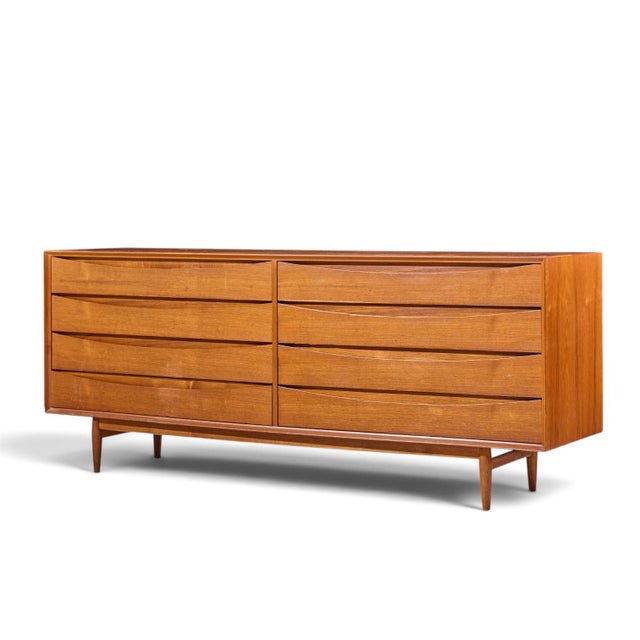 Mid-Century Modern Arne Vodder for Sibast Triennale Mid Century Danish Teak 8 Drawer Dresser For Sale - Image 3 of 9