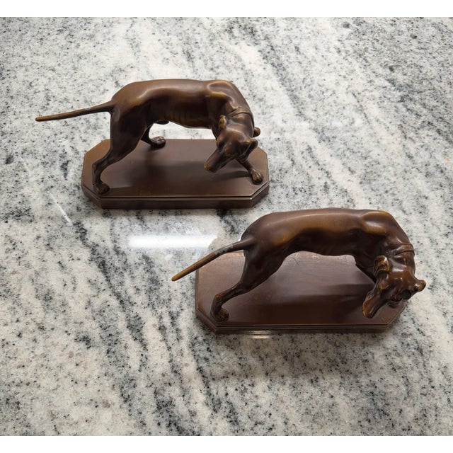 Early 20th Century Animalier-Style Bronzed Hunting Dog Sculptures or Bookends – Pair For Sale - Image 4 of 17