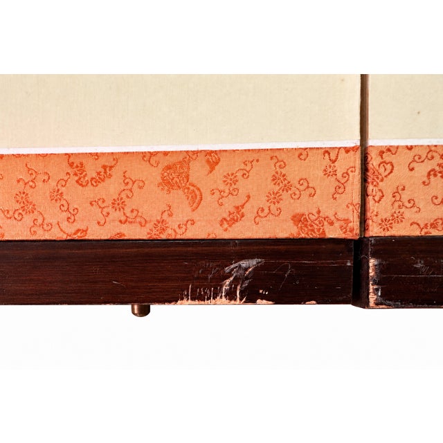 1970s 1970s Chinese Hand-Painted Silk Four-Panel Folding Screen | Attributed to Yang Zhi | Hong Kong For Sale - Image 5 of 18