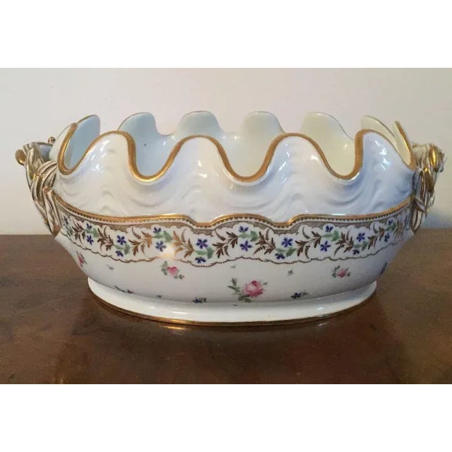 French Large 18th Century French Porcelain Centerpiece Cachepot For Sale - Image 3 of 11