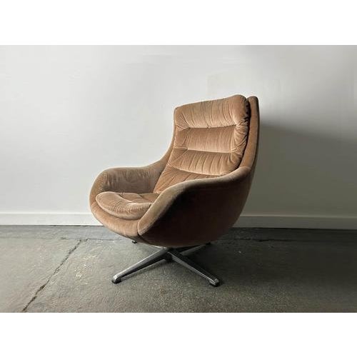 Mid-Century Modern Mid-Century Corduroy Swivel Lounge Chair from Rodney Kinsman, 1960s For Sale - Image 3 of 5