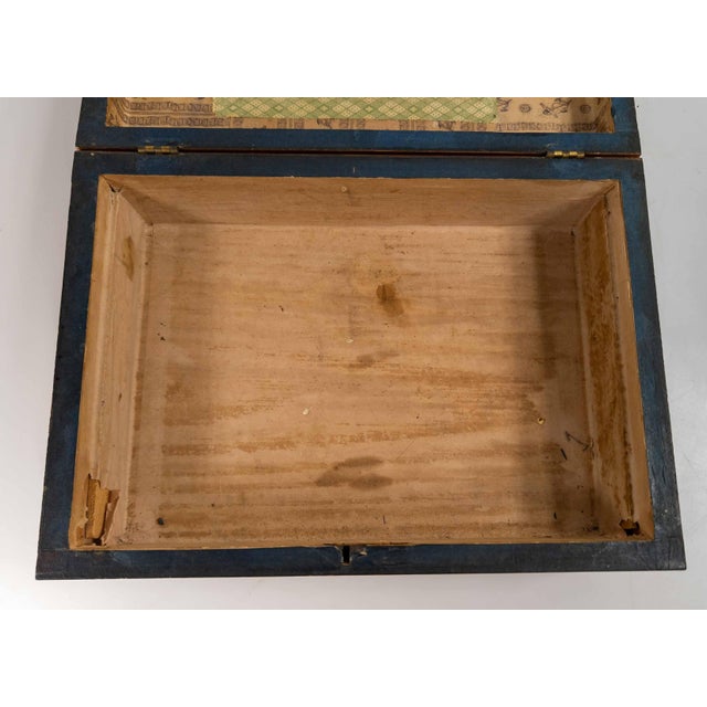 19th Century English or European Two-Tone Mahogany Satinwood Veneered Box For Sale - Image 13 of 17