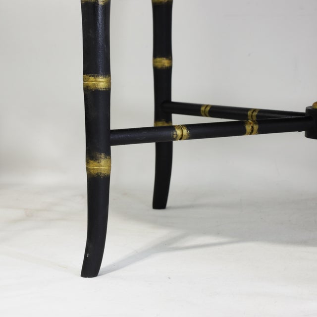 Pair of Vintage Black Lacquer Chinoiserie Coffee Table – Oval Gilt Peacock and Floral Motif Cocktail Table For Sale - Image 11 of 14