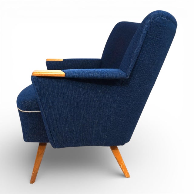 This cocktail chair, with its uniquely designed armrests, is in very good condition. The cobalt blue synthetic fabric,...