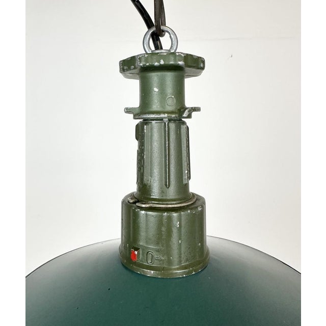Mid-Century Modern Industrial Green Enamel Pendant Lamp with Cast Aluminium Top, 1960 For Sale - Image 3 of 16