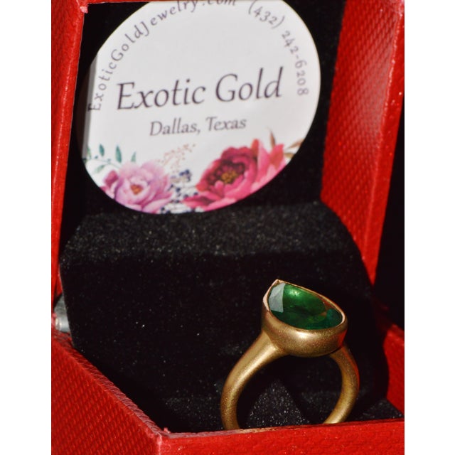 Gia Certified 5.25ct Natural Emerald Sculptural Bezel Solid 18k Gold Ring, Size 5.25 For Sale - Image 15 of 16