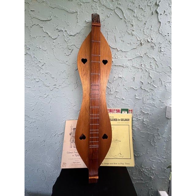 Folk Art Vintage Handmade Hourglass Mountain Dulcimer With Heart Cutouts & Music Books For Sale - Image 3 of 12