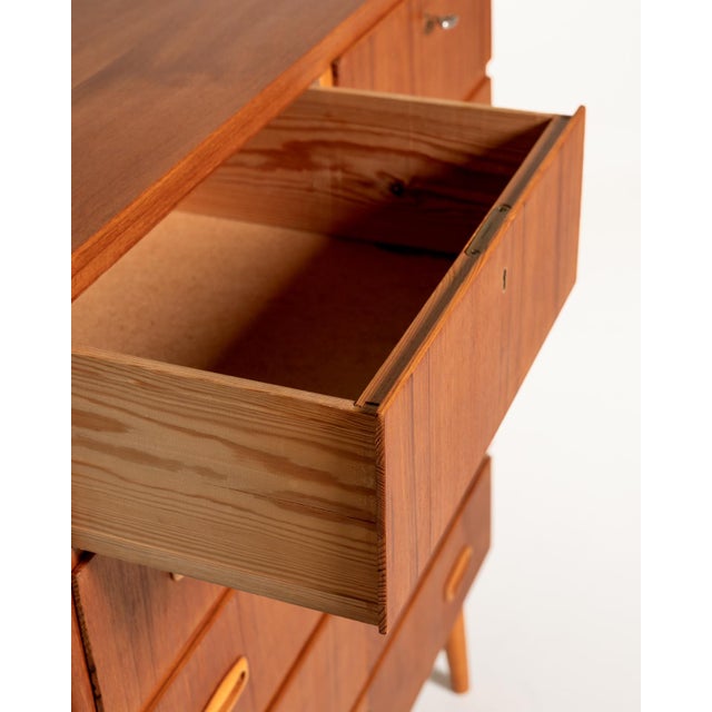 1960s Scandinavian Teak Chest of Drawers with Oak Details, 1960s For Sale - Image 5 of 9