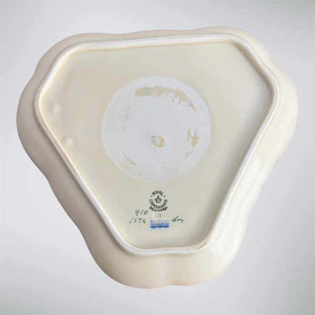 1950s Royal Copenhagen Frijsenborg Hand Painted Porcelain Triangular Bowl 910-1526 Denmark For Sale In New York - Image 6 of 6