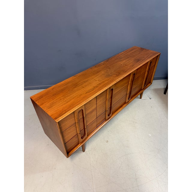 1970s Lane Summit Mid Century Modern 9 Drawer Dresser, Walnut Lowboy With Burl Inserts For Sale - Image 5 of 13