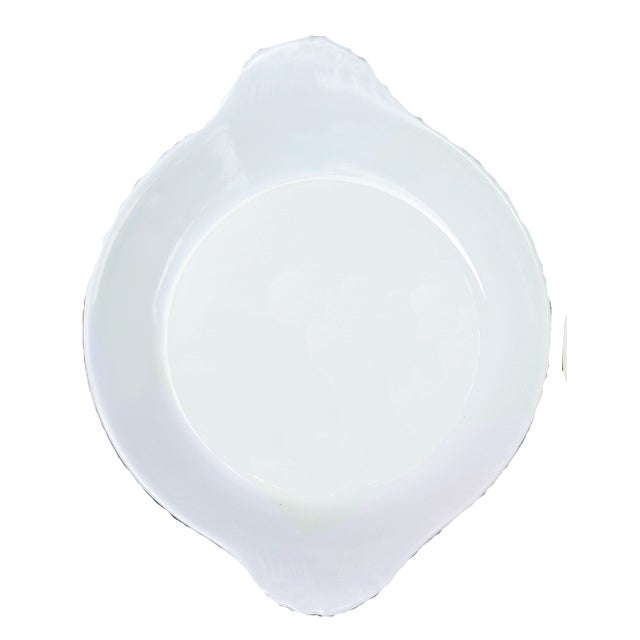 These elegant dishs will add a certain "je ne sais quoi" to any table setting and pair beautifully with most patterns....