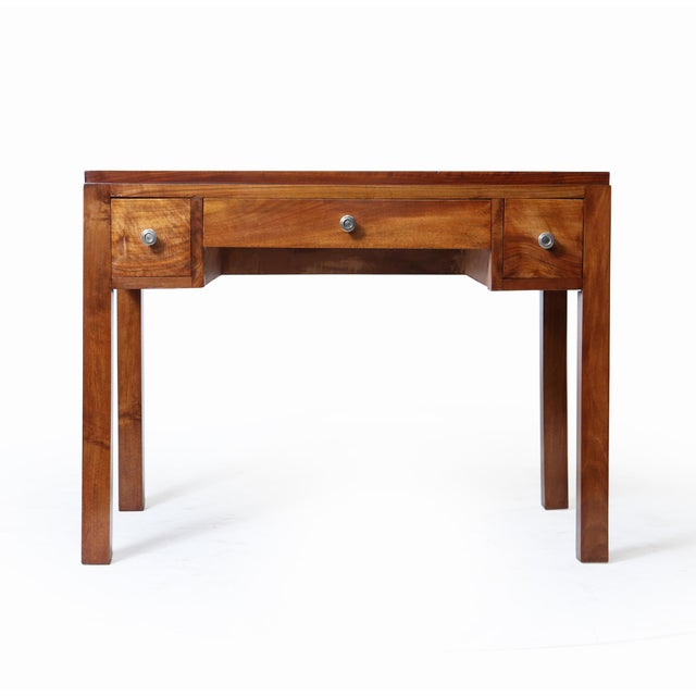 French Art Deco Walnut Writing Desk, 1930, in Very Good conditions. Designed 1920 to 1949