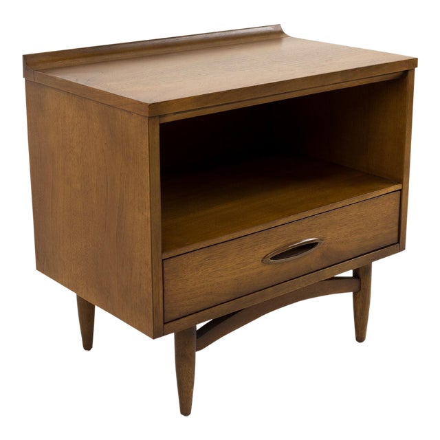 Broyhill Sculptra Mid Century Walnut Nightstand For Sale