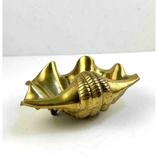 American Vintage Brass Clamshell Dish – Hollywood Regency Seashell Catchall Bowl For Sale - Image 3 of 11