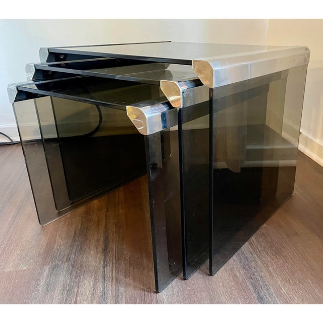 Mid-Century Modern 1970s Italian Chrome Nesting Coffee Tables With Smoked Glass Top- Pierangelo Gallotti - Set of 3 For Sale - Image 3 of 10