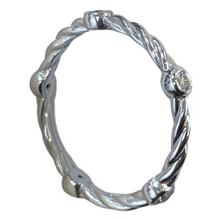 Elegant 14k Gold Rope-Style Ring With Dazzling Diamond Accents, Size 6.5 For Sale