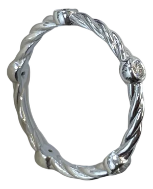 Elegant 14k Gold Rope-Style Ring With Dazzling Diamond Accents, Size 6.5