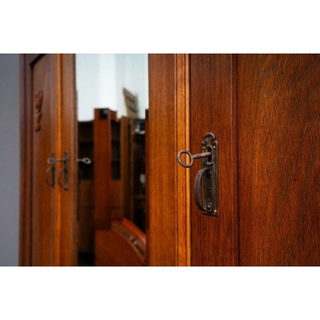 Early 20th Century Art Nouveau Wardrobe in Oak For Sale - Image 17 of 18