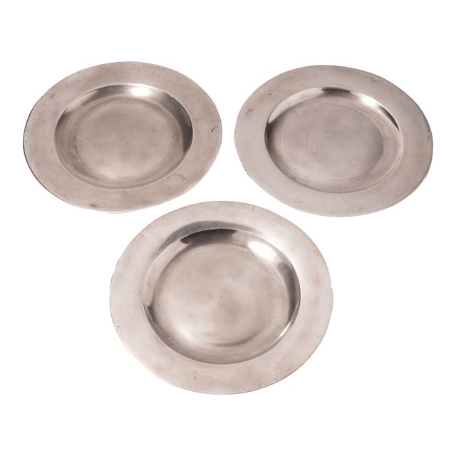 Set of Three Flat Rim Pewter Plates, C. 1775-1800 For Sale