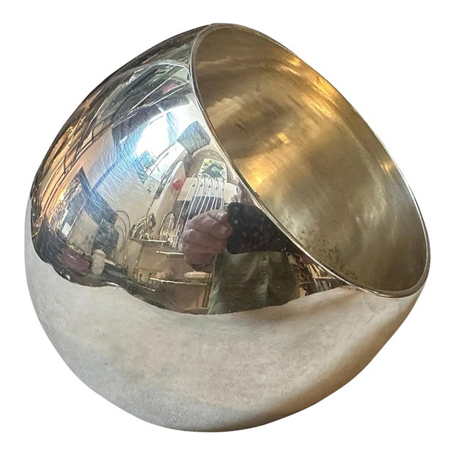 A Rare 1980s Minimalist Silver Plated Round Design Vase by Lino Sabattini For Sale